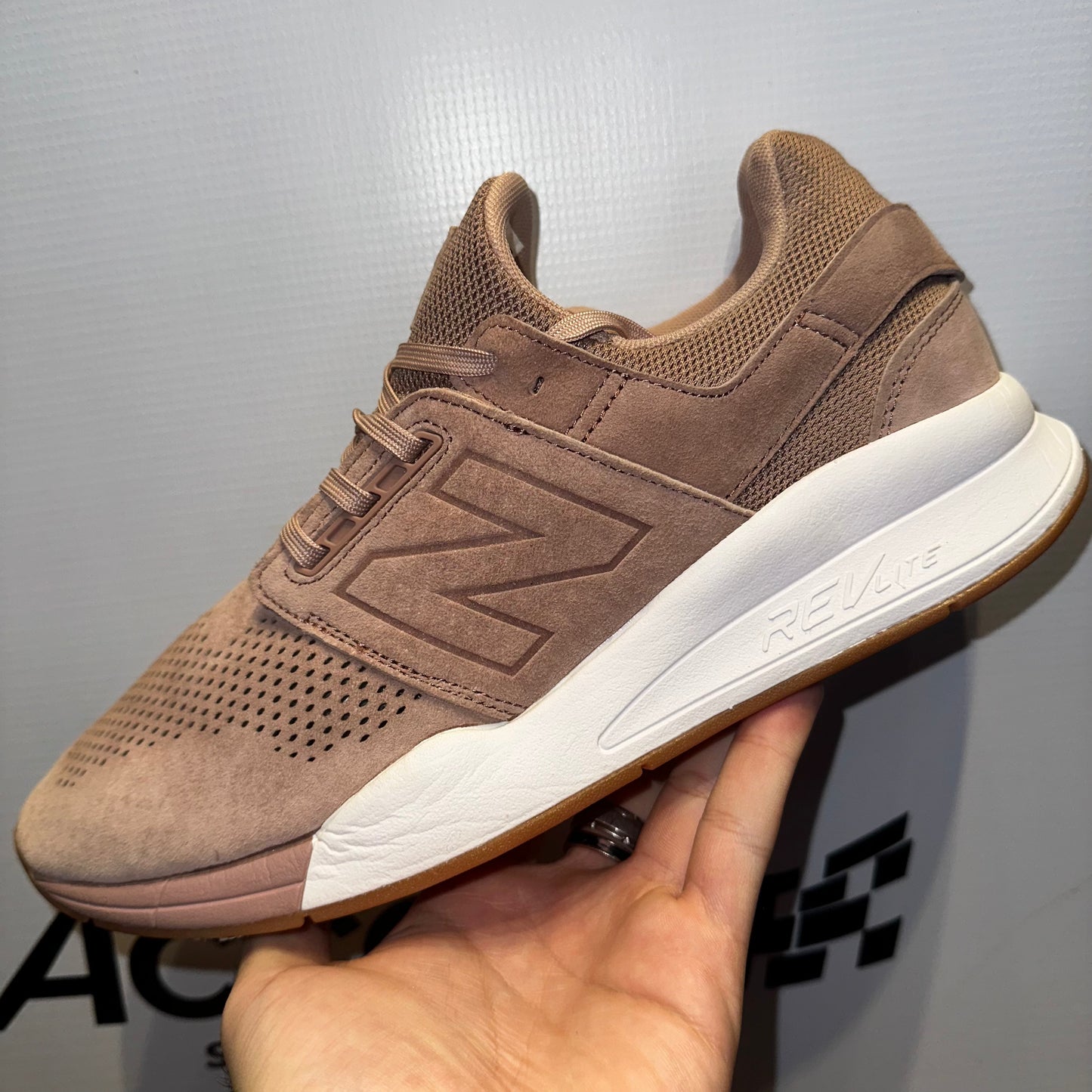 New Balance 247