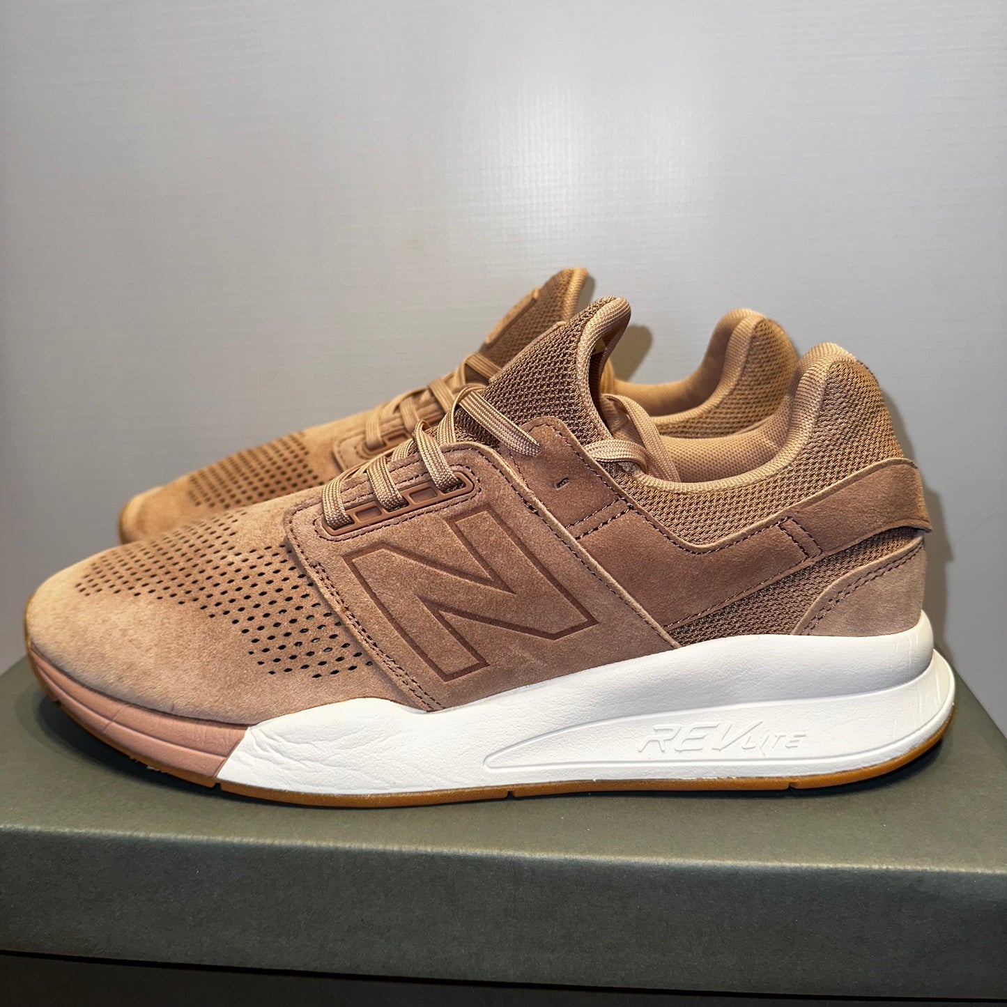 New Balance 247