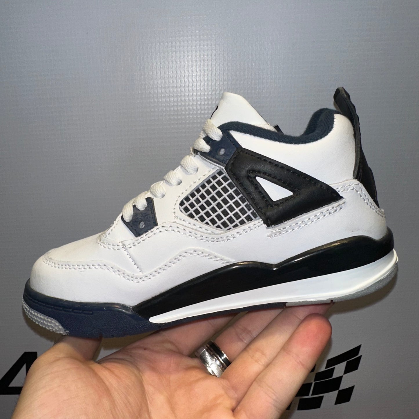 Air Jordan 4 Retro
