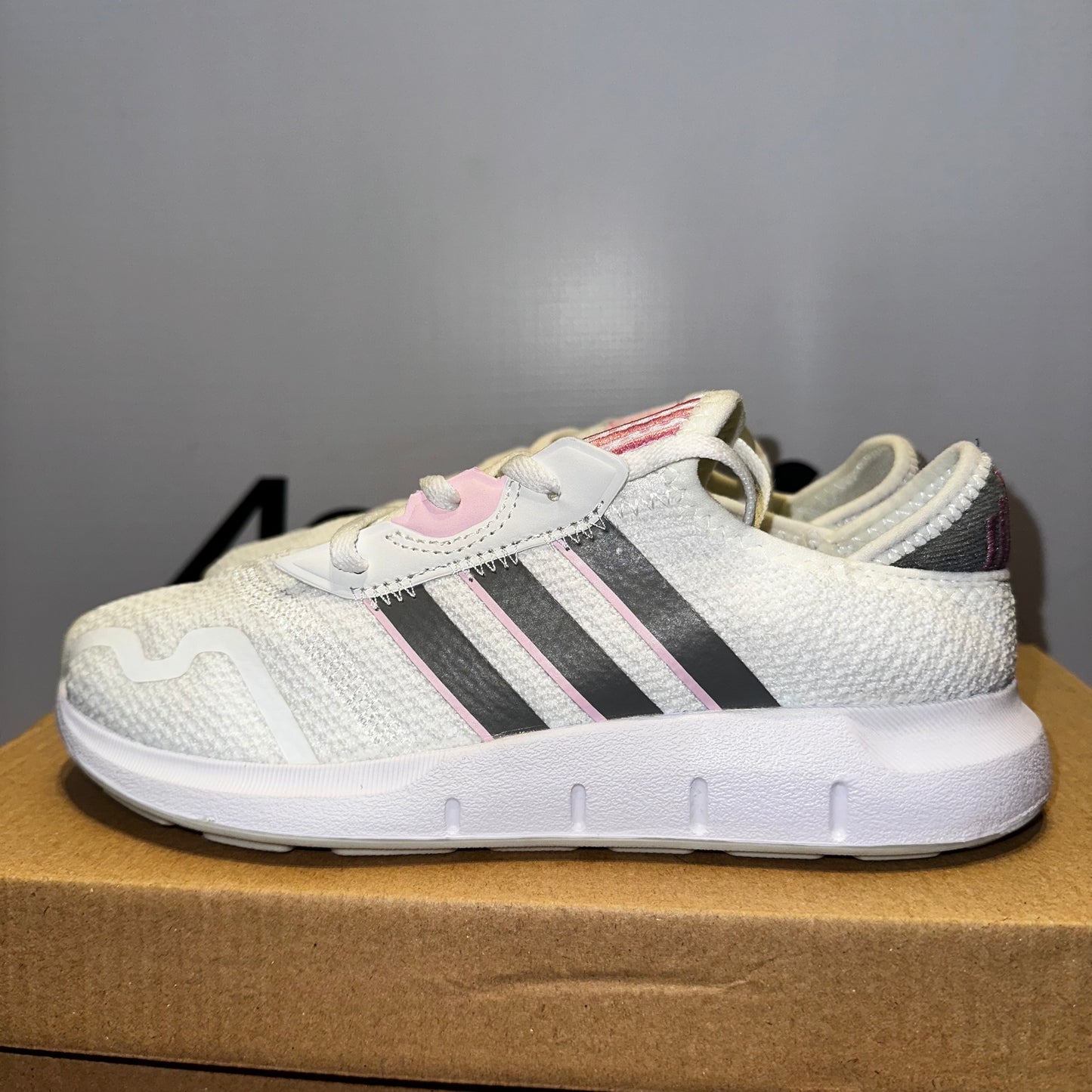 Adidas Swift Run X
