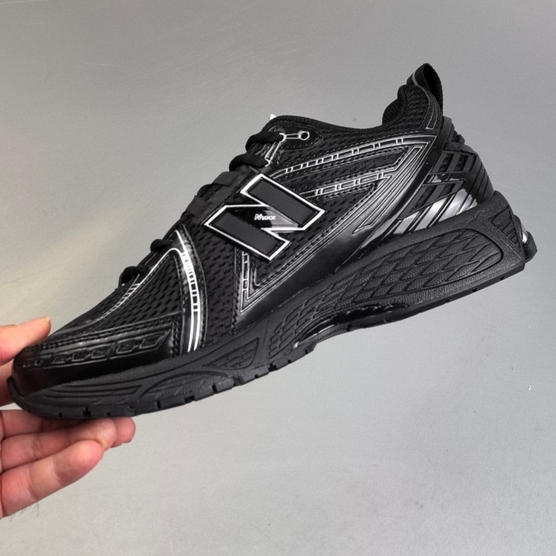 New Balance M1906