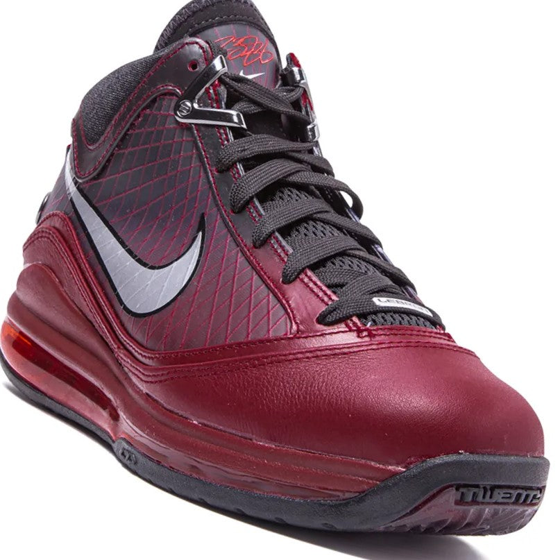 Nike LeBron VII