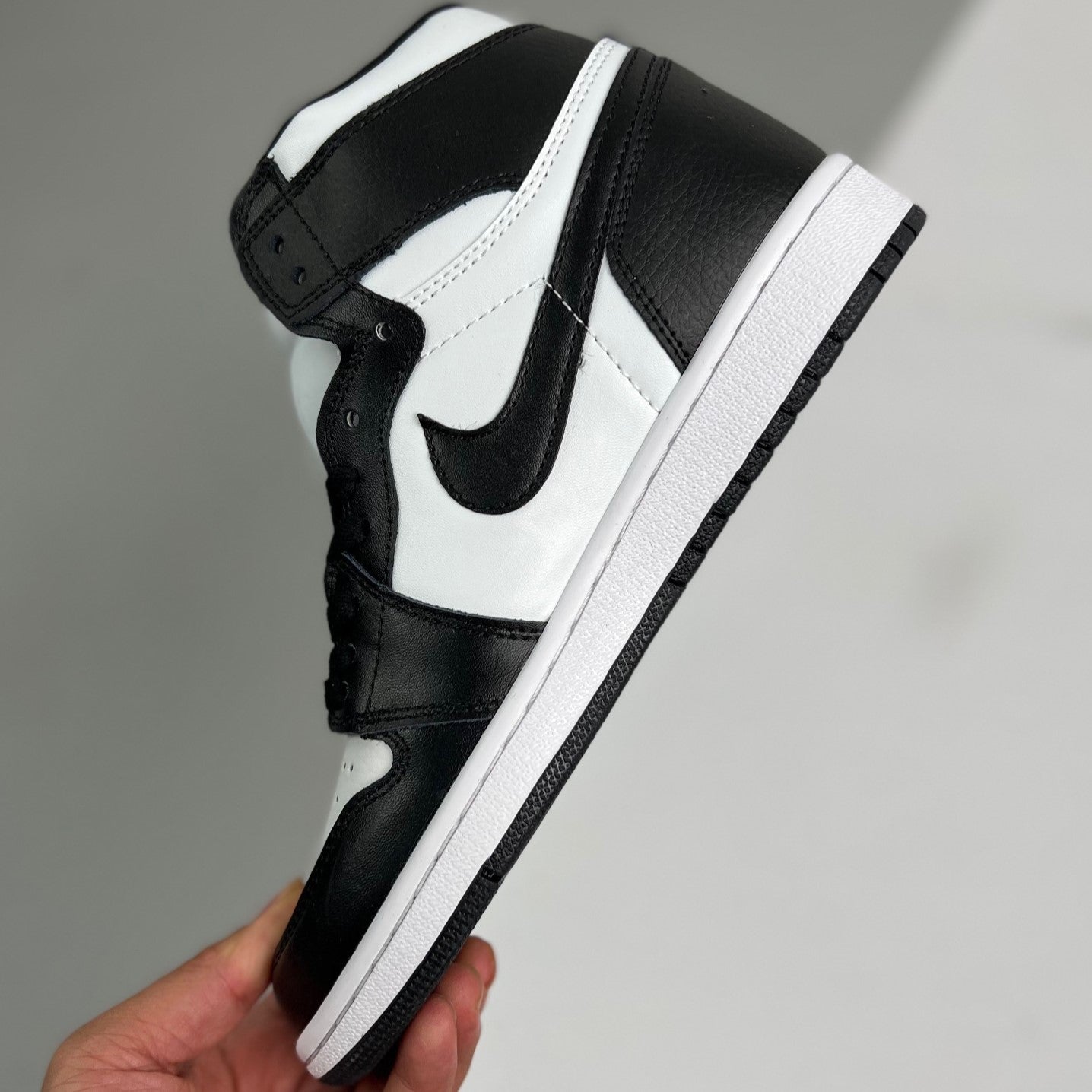 Nike Air Jordan 1 Retro High "Panda"