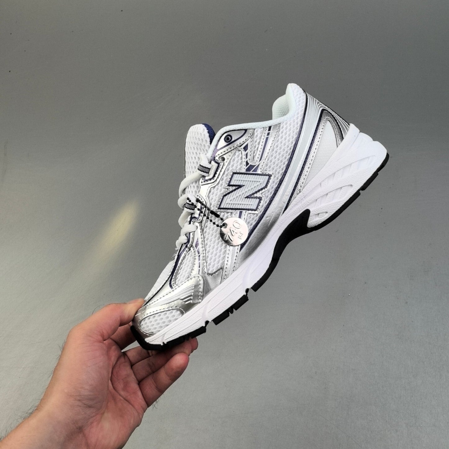 New Balance 740 | 5000001