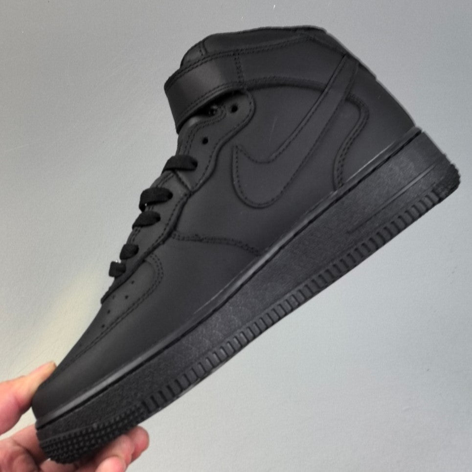 Nike Air Force 1 Low Classic Black Mid