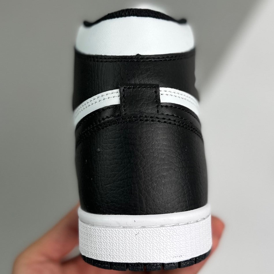 Nike Air Jordan 1 Retro High "Panda"