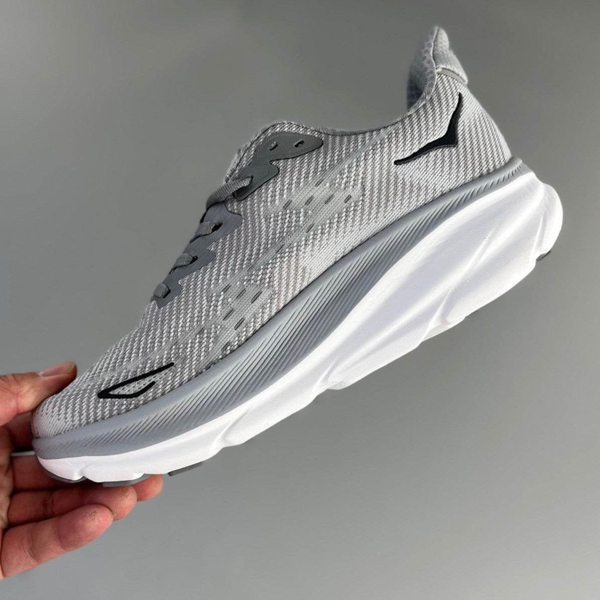 Hoka Clifton 9