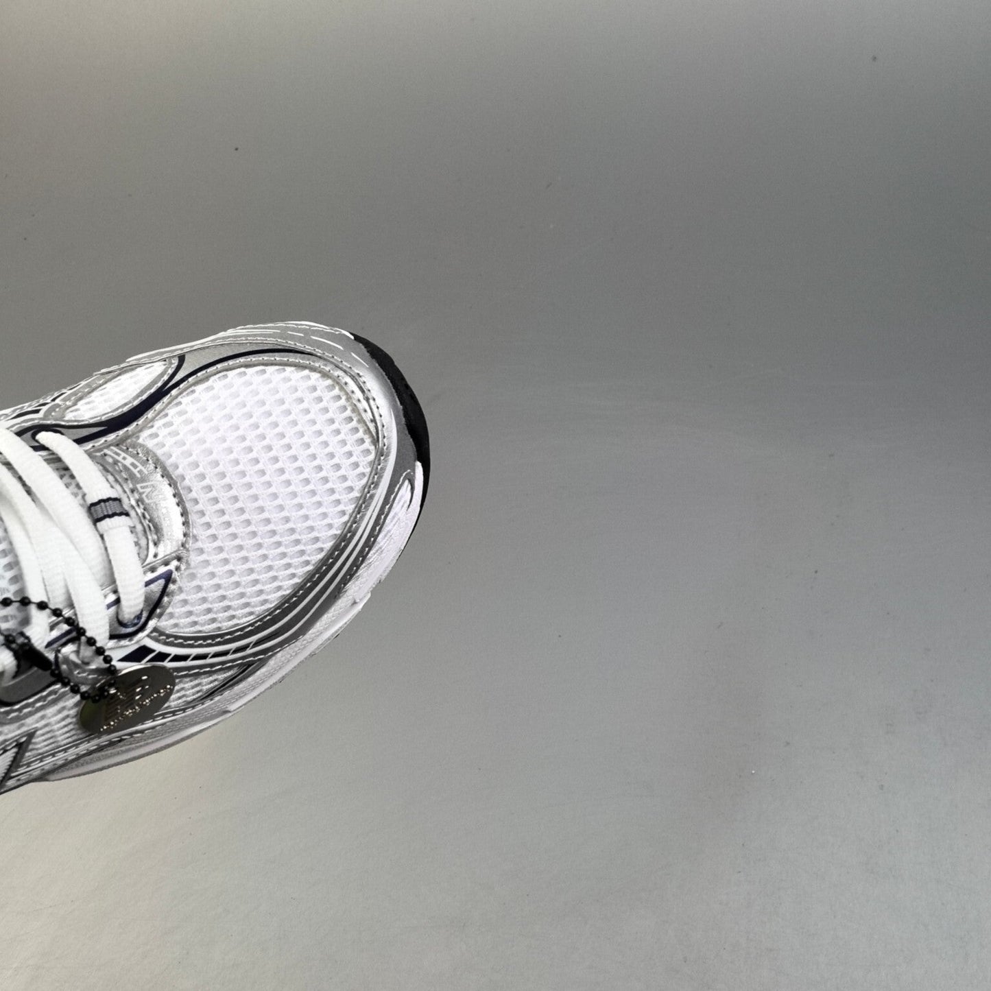 New Balance 740 | 5000001