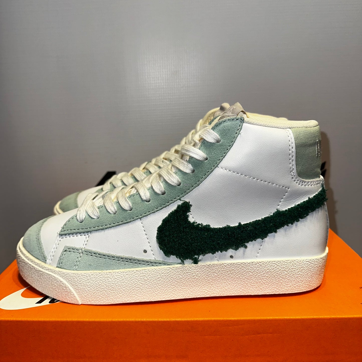 Nike Blazer Mid 77