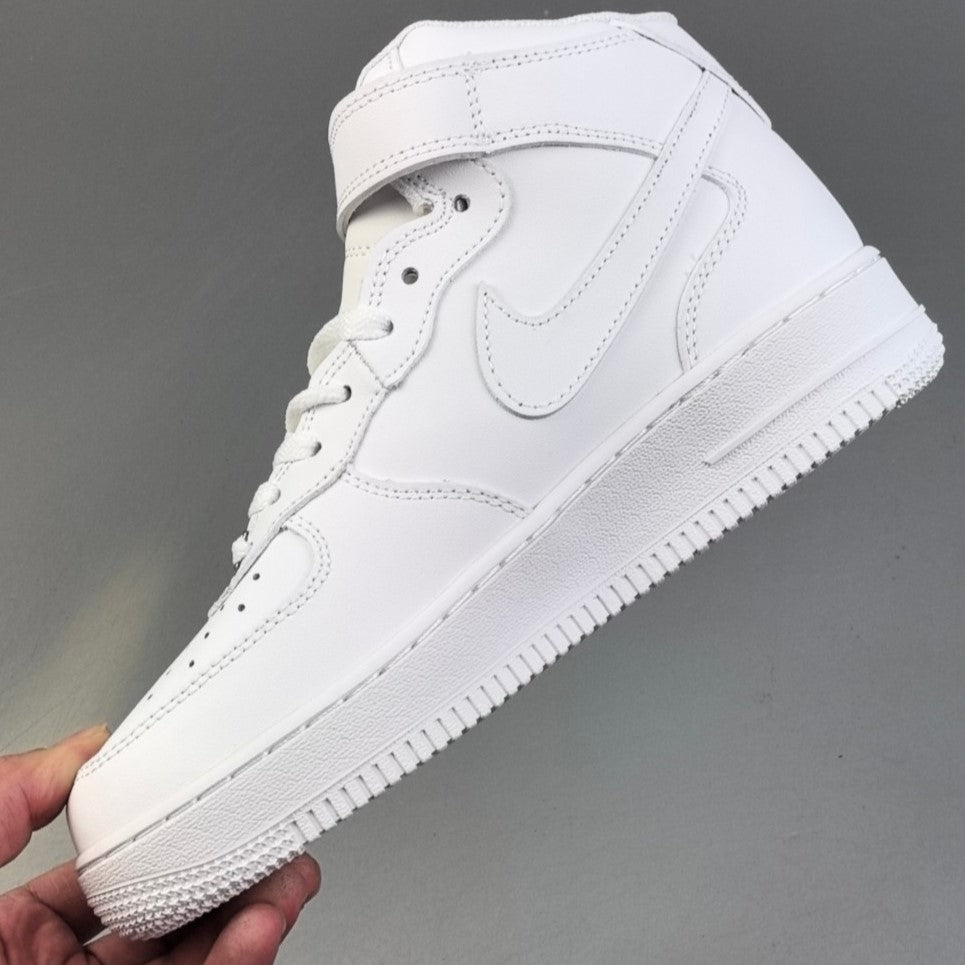 Nike Air Force 1 Low Classic White Mid