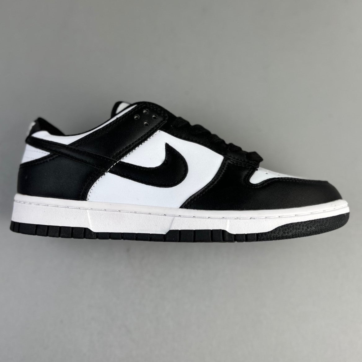 Nike Dunk Low Panda