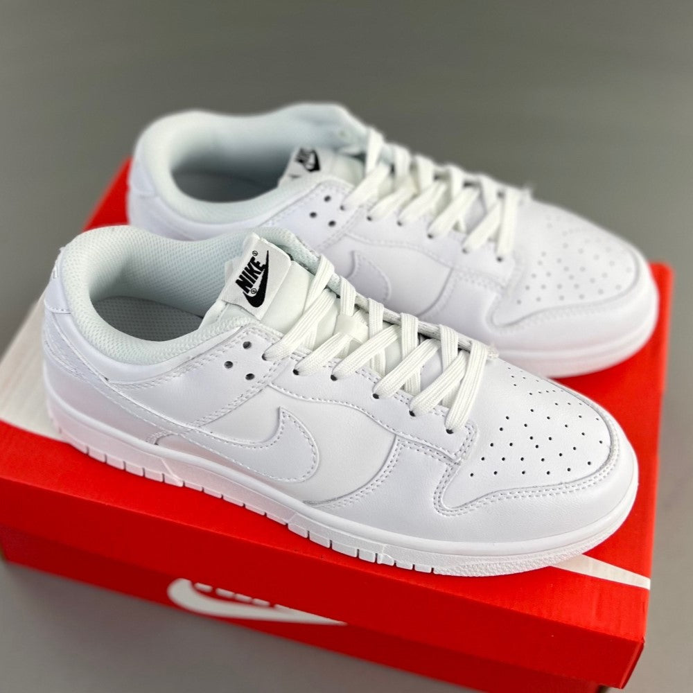 Nike Dunk Low Classic White