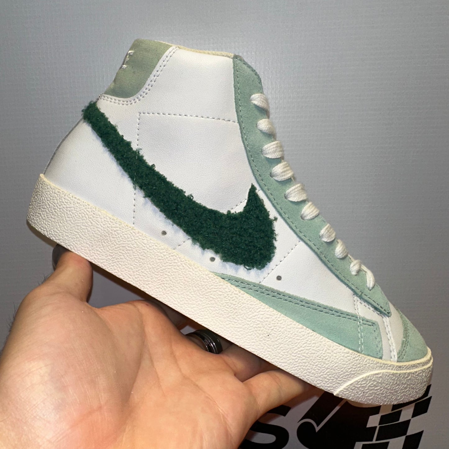 Nike Blazer Mid 77