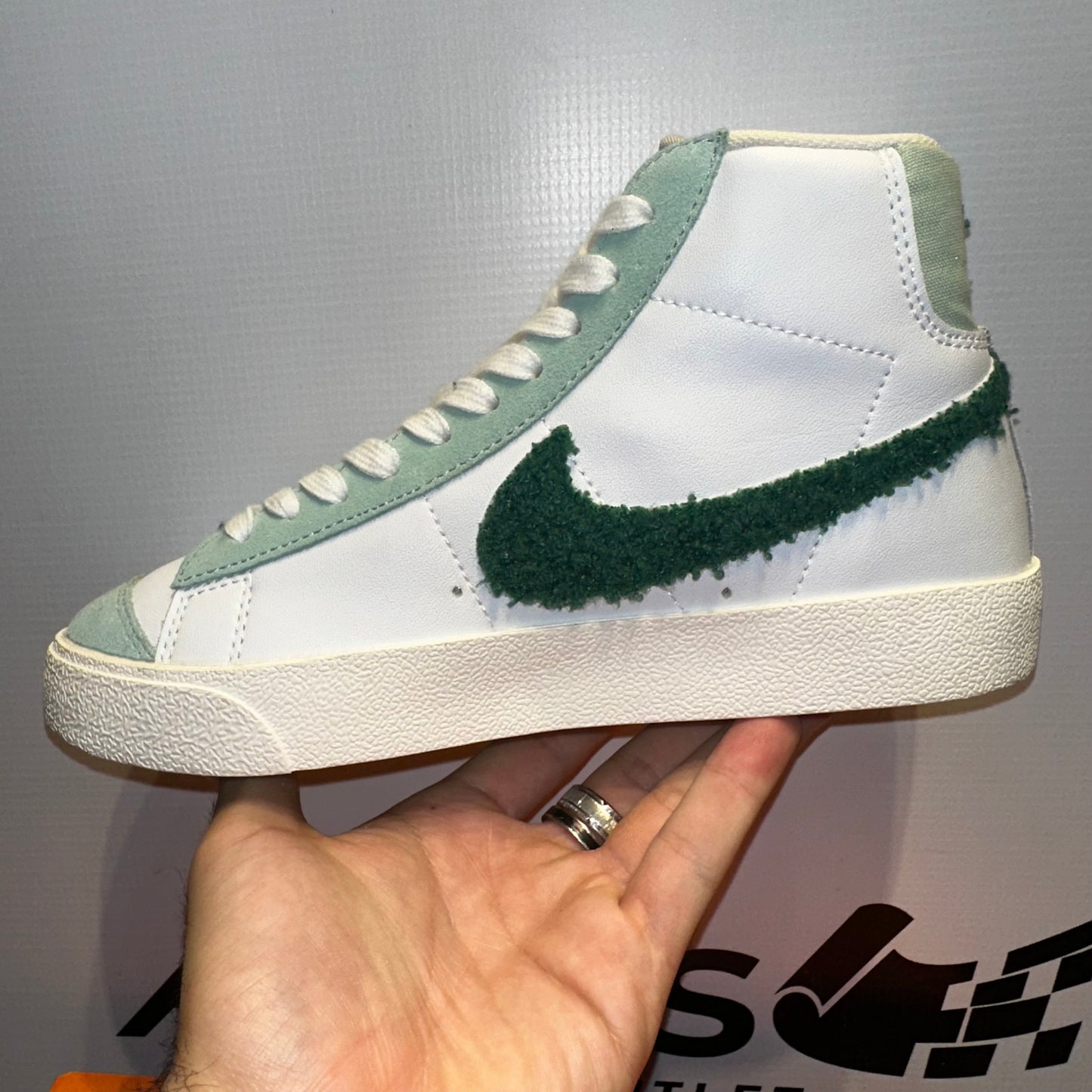 Nike Blazer Mid 77