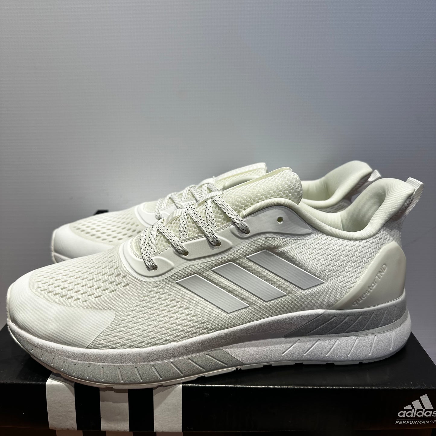 Adidas Questar TND