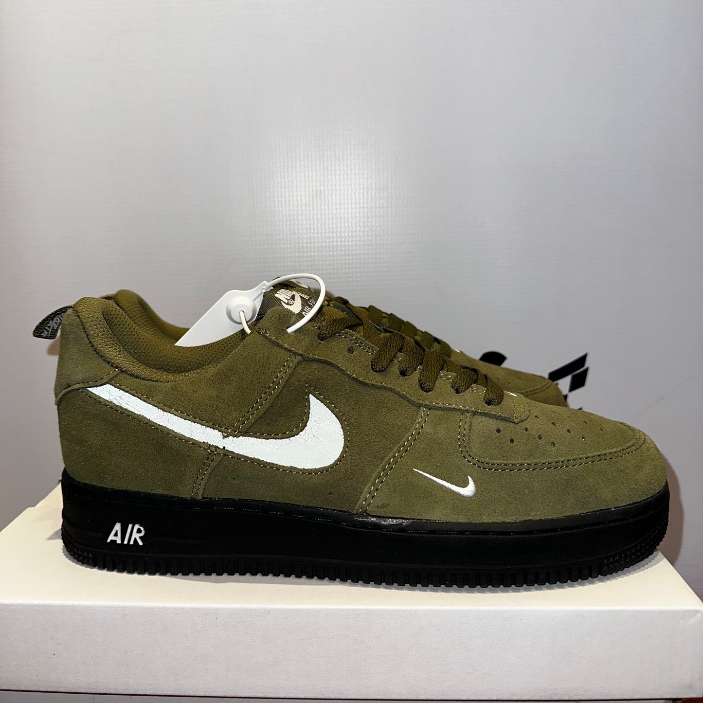 Nike Air Force 1 Low ‘07 LV8 Swoosh Reflectante