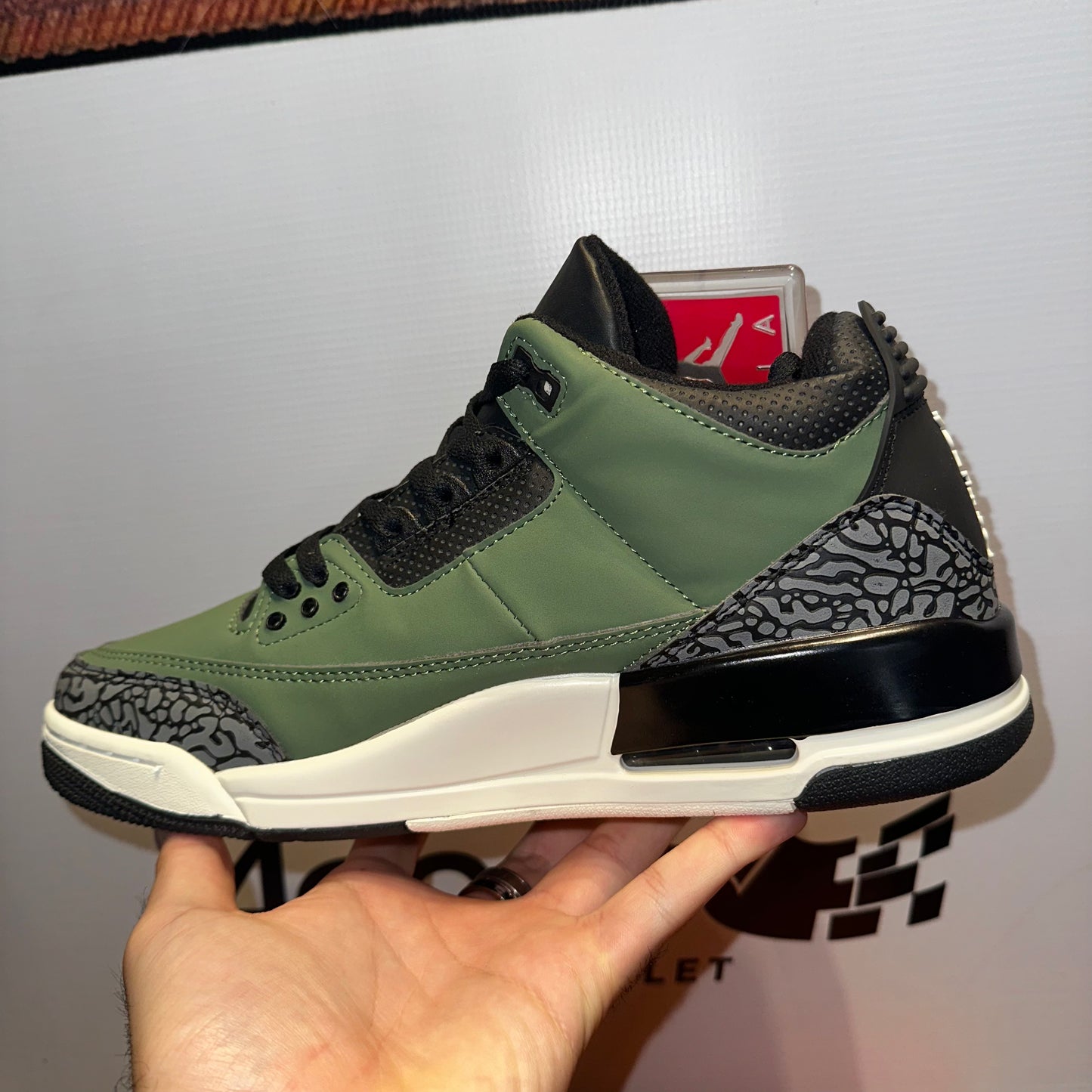 Air Jordan 3 Retro Travis Scott