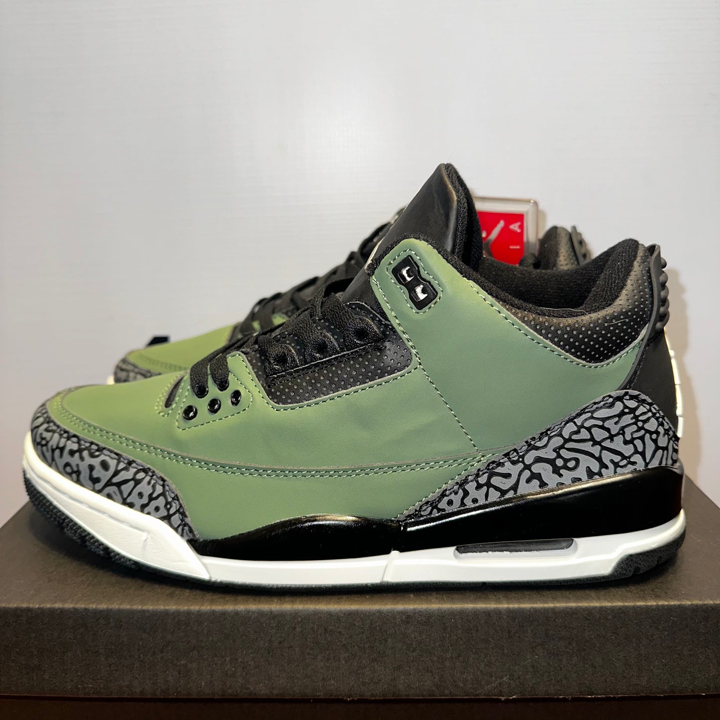 Air Jordan 3 Retro Travis Scott