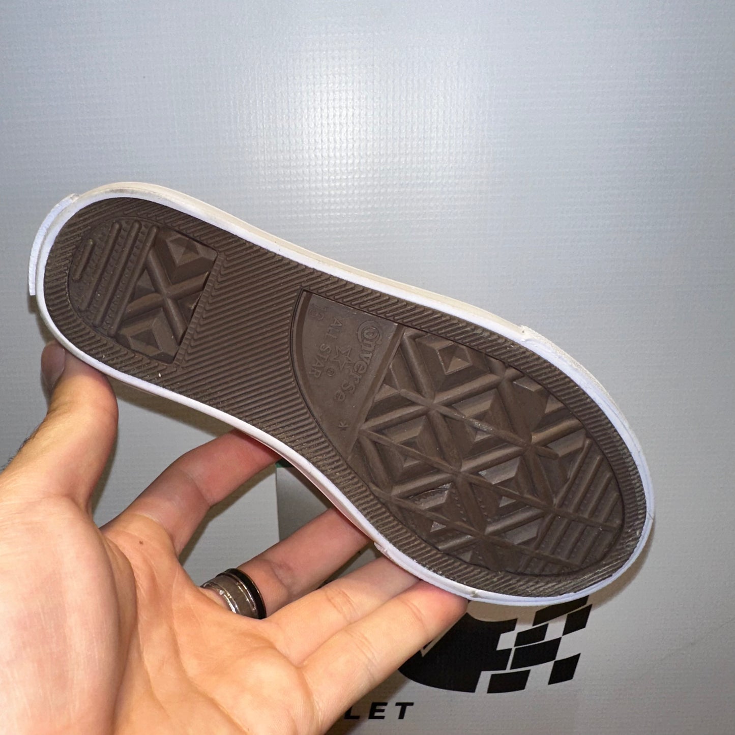 Converse Low