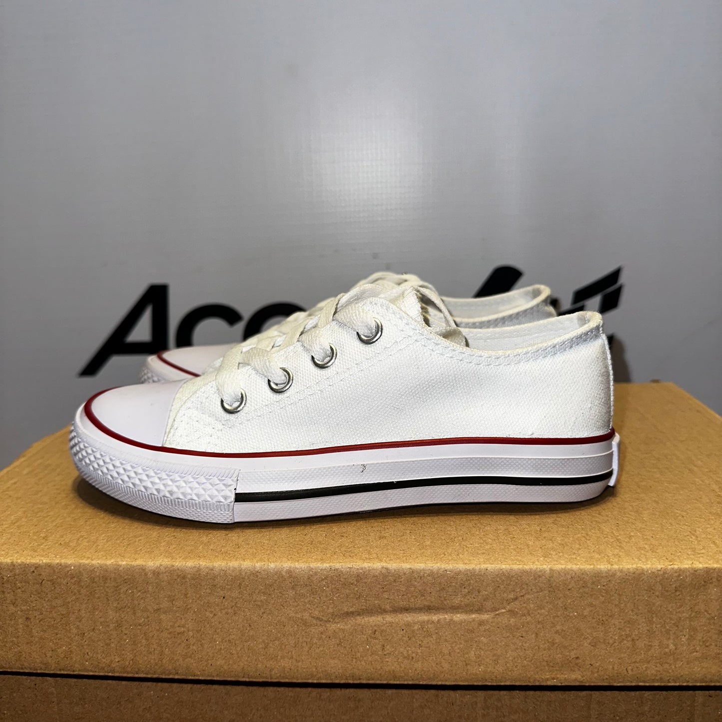 Converse Low